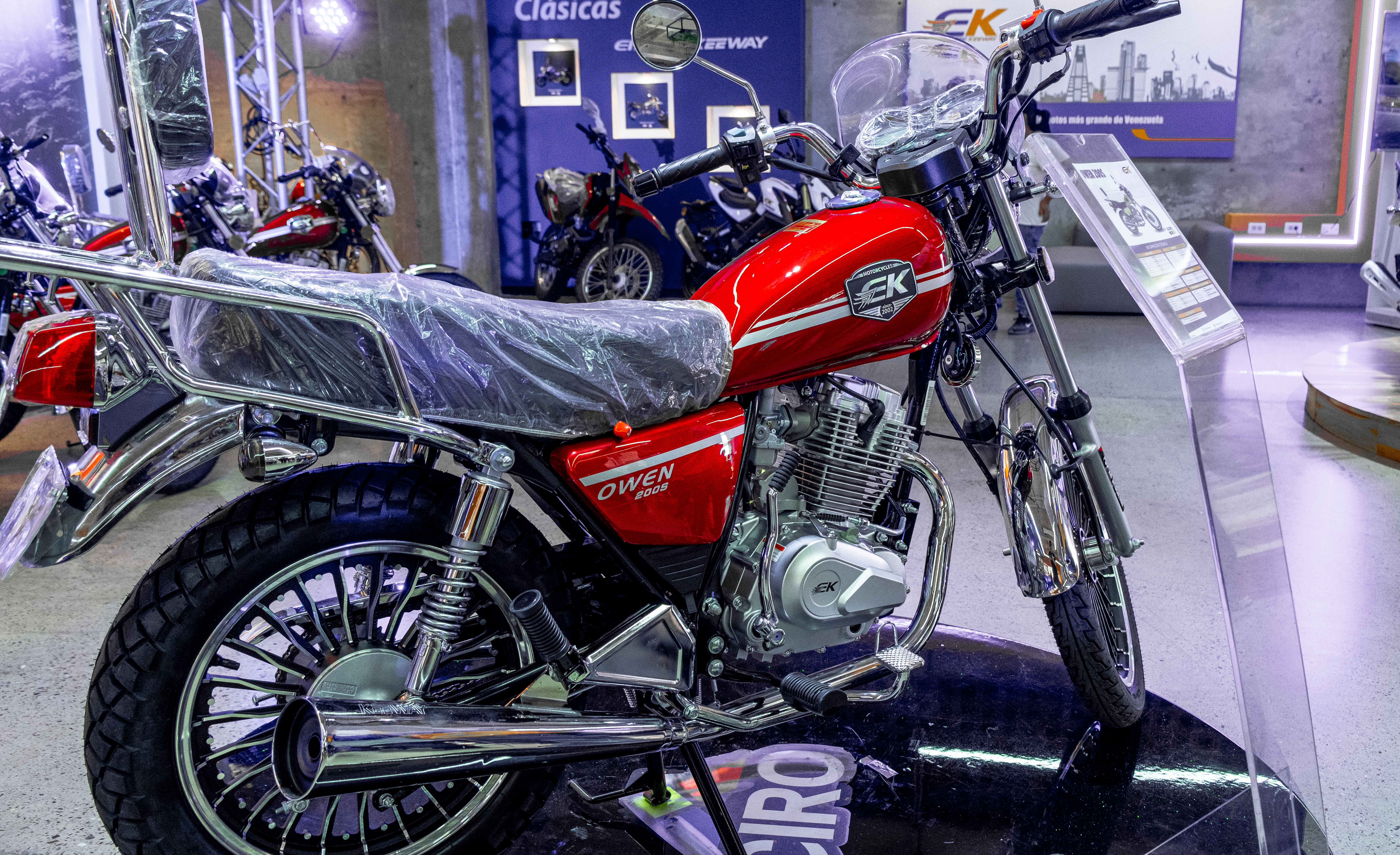 La Owen 200S de EK llega derrochando rebeldía 1 Owen 200S horiz 2