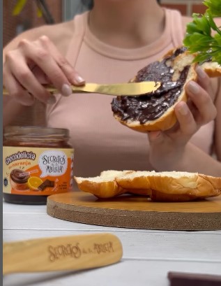 Mini croissants gourmet con Chocodelicia y fresas 1 mini con chocodelicia