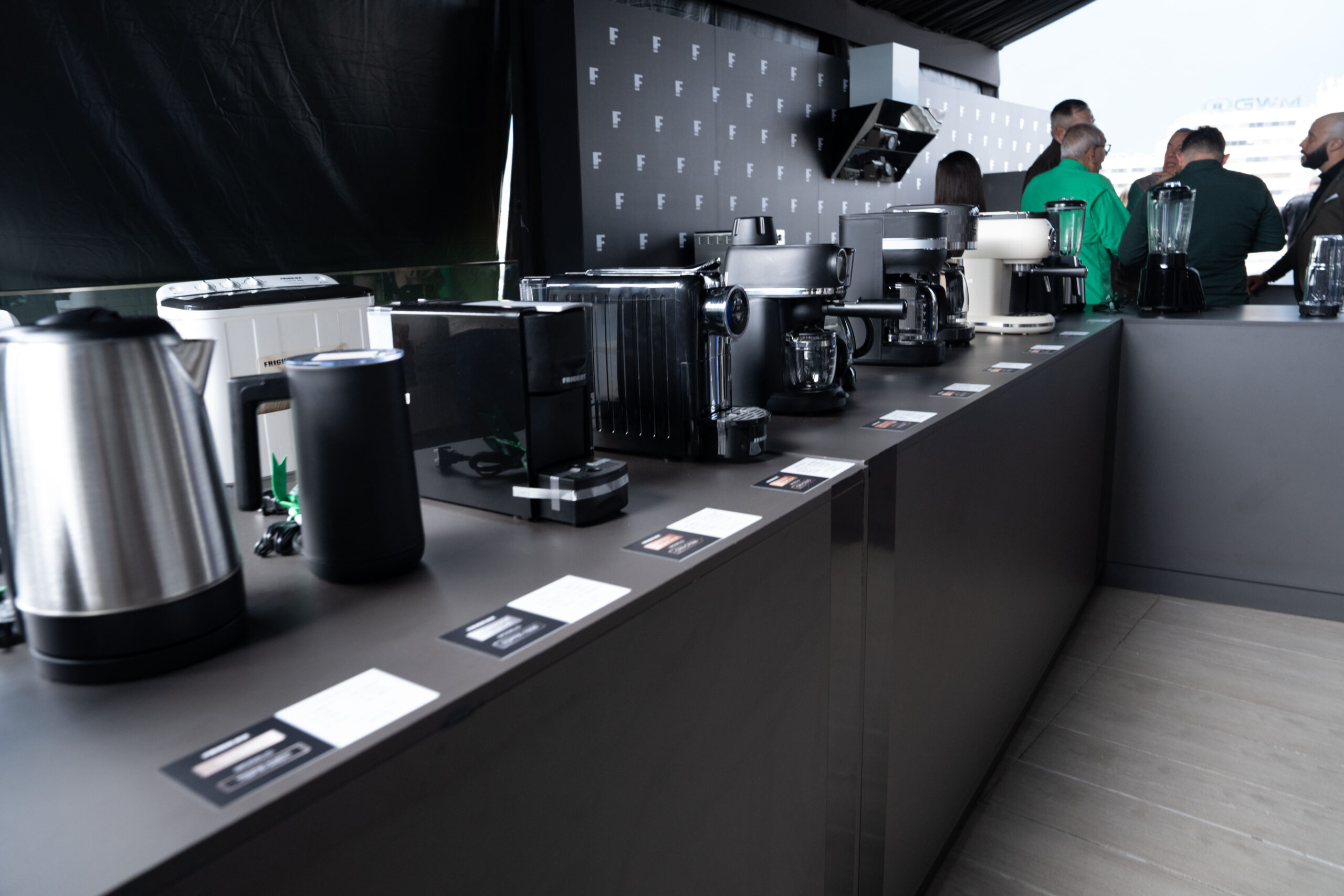 Frigilux Venezuela lanza su nueva línea de productos con la campaña “Te regalamos tiempo” 3 Yaser Dagga Frigilux 3 scaled