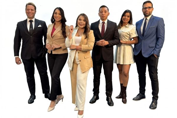 Informativos Canal i 1 De Izq a Der. Gerardo Hersen Meibrin Parraga Oriana Cabello Isaac Perez Fabiola Olavarria y Gerardo Andres Flores