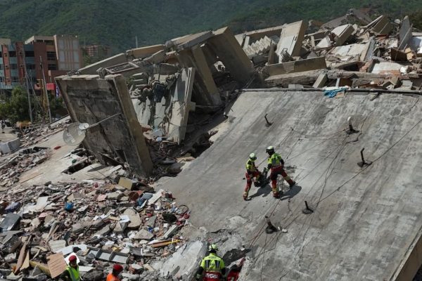 gobierno decreta 7 dias de luto nacional en venezuela tras el tragico doblete sismico 201953