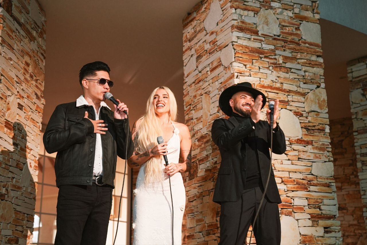 Foto 1 Estreno del video oficial de DLejitos – Chyno y Nacho junto a Elena Rose
